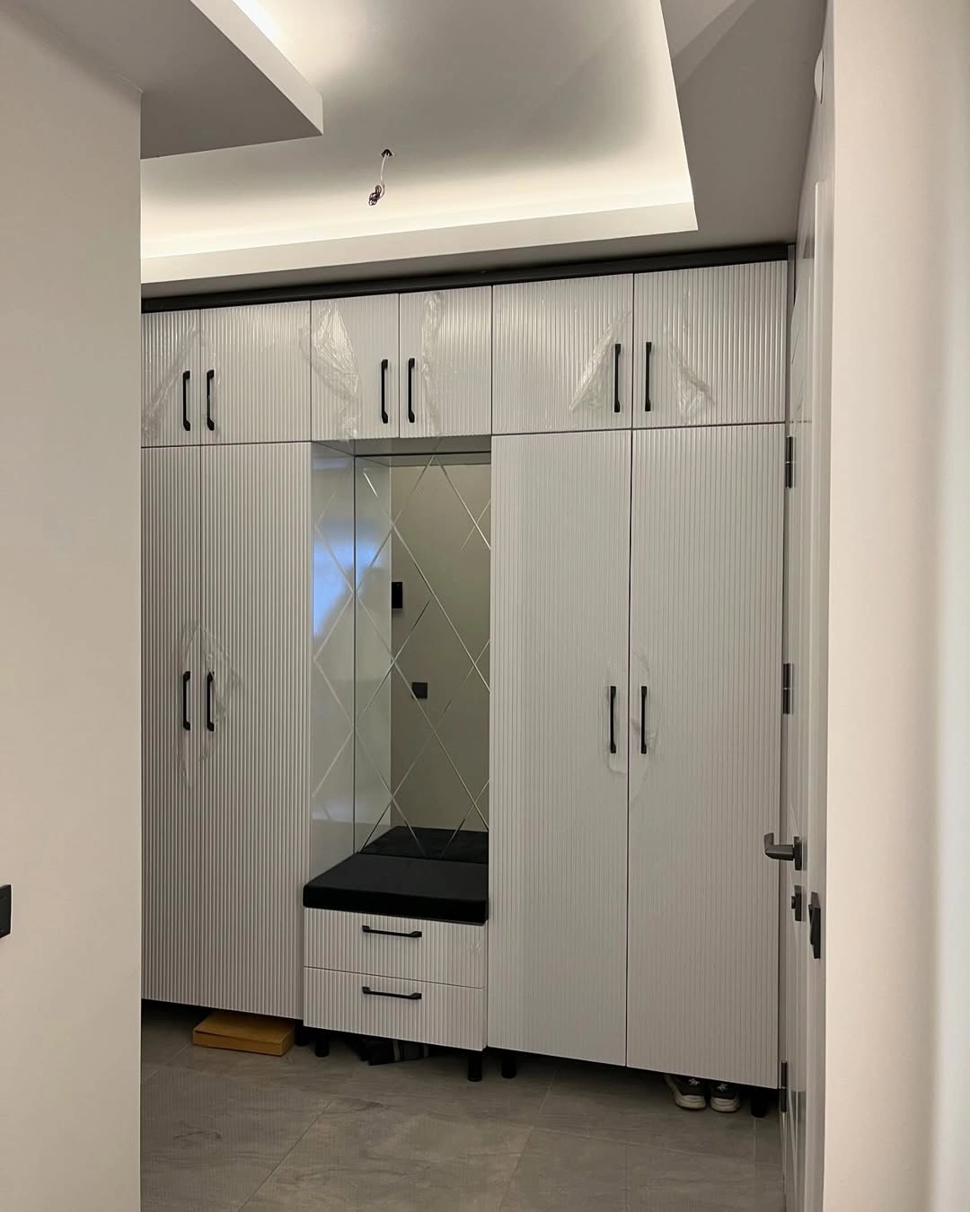 Ankara Vestiyer ve Depolama Alanı Yenileme: Modern ve Şık Çözümler Projesi